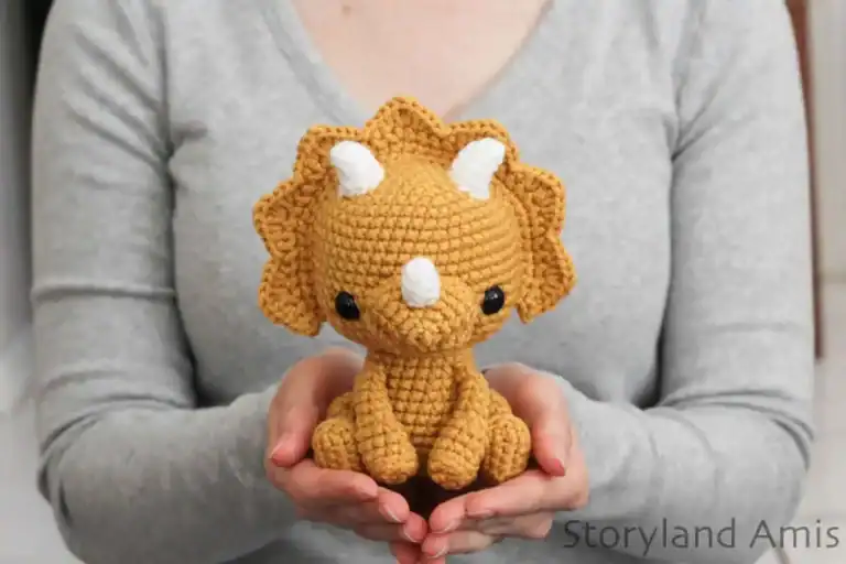 Free Triceratops Amigurumi Pattern – Dinosaur Crochet Tutorial
